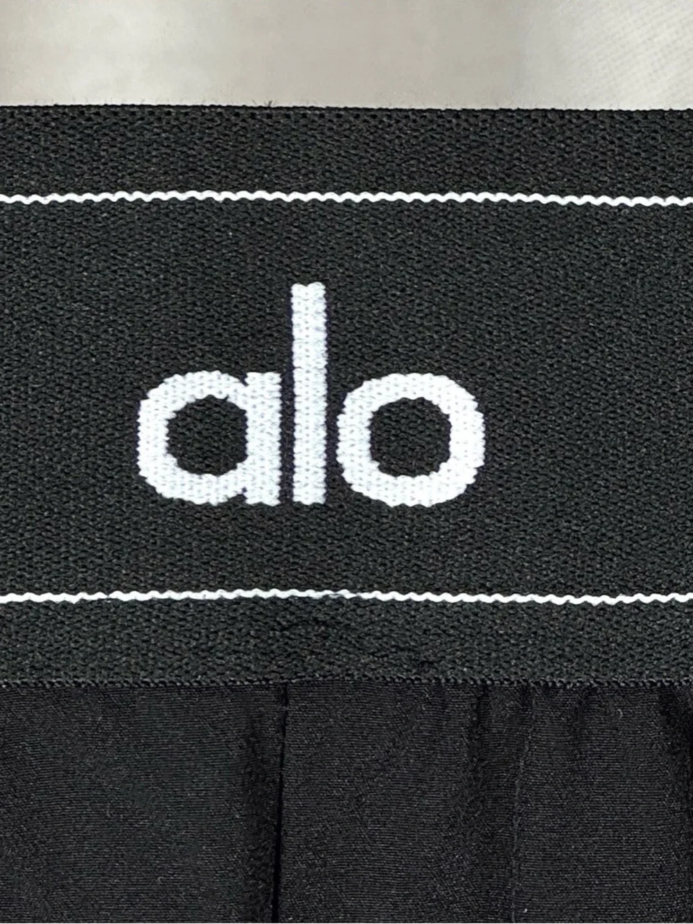 ALO Yoga flowing wide